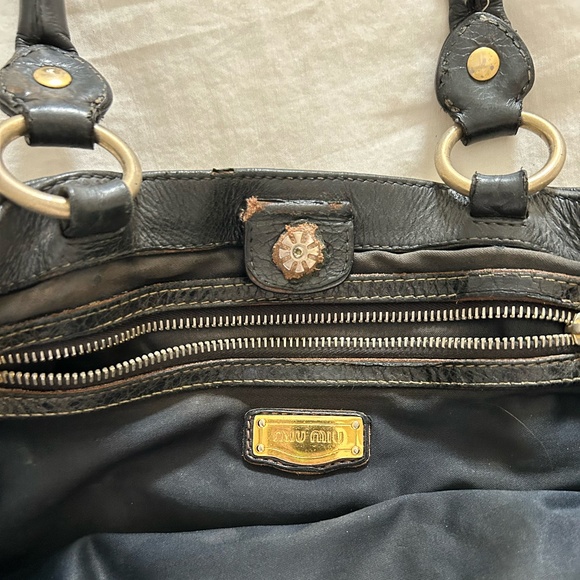 9🔥 MIU MIU BLACK VITELLO SHINE LEATHER GATHERED HOBO 🔥 - Picture 8 of 12